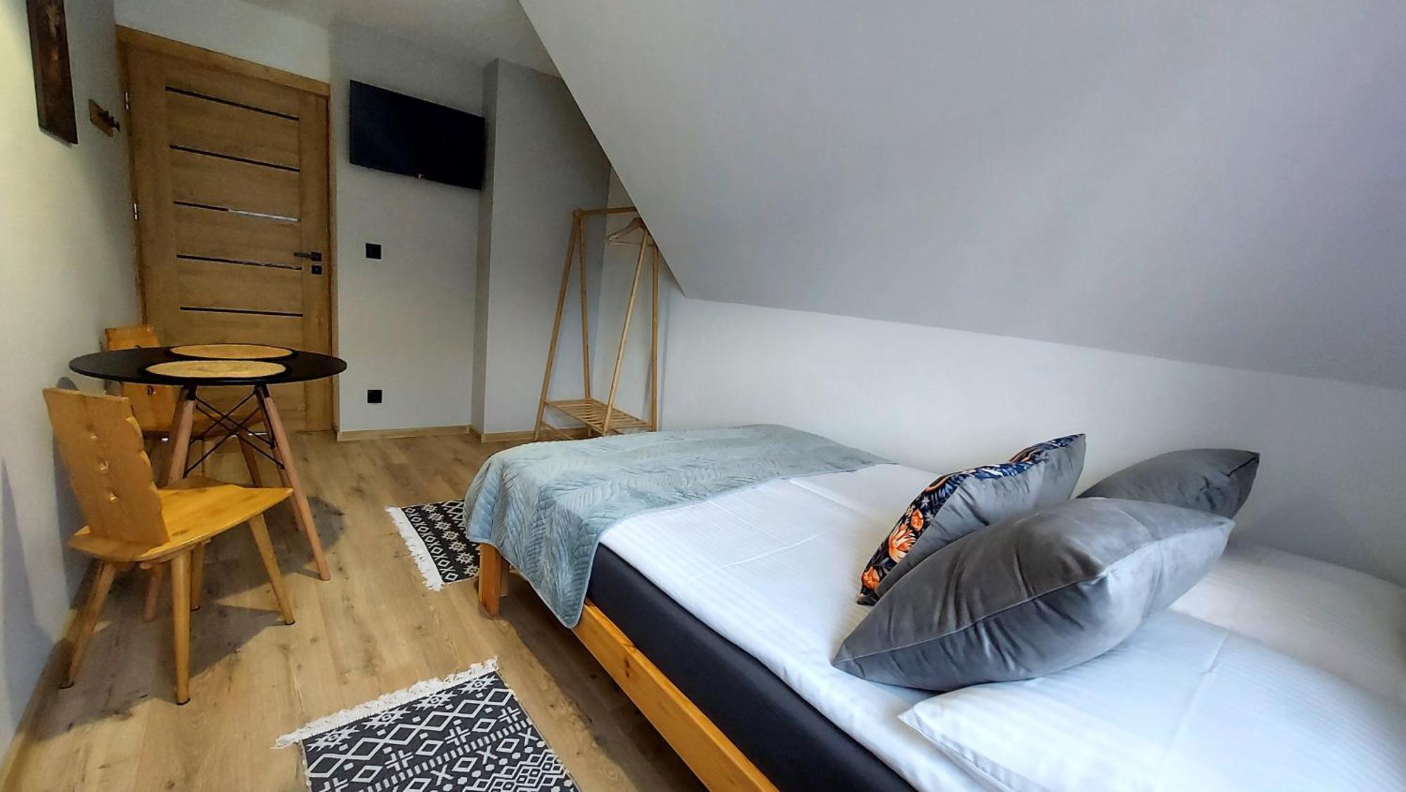 Double Room with Shared Bathroom,1601308138:JPEG